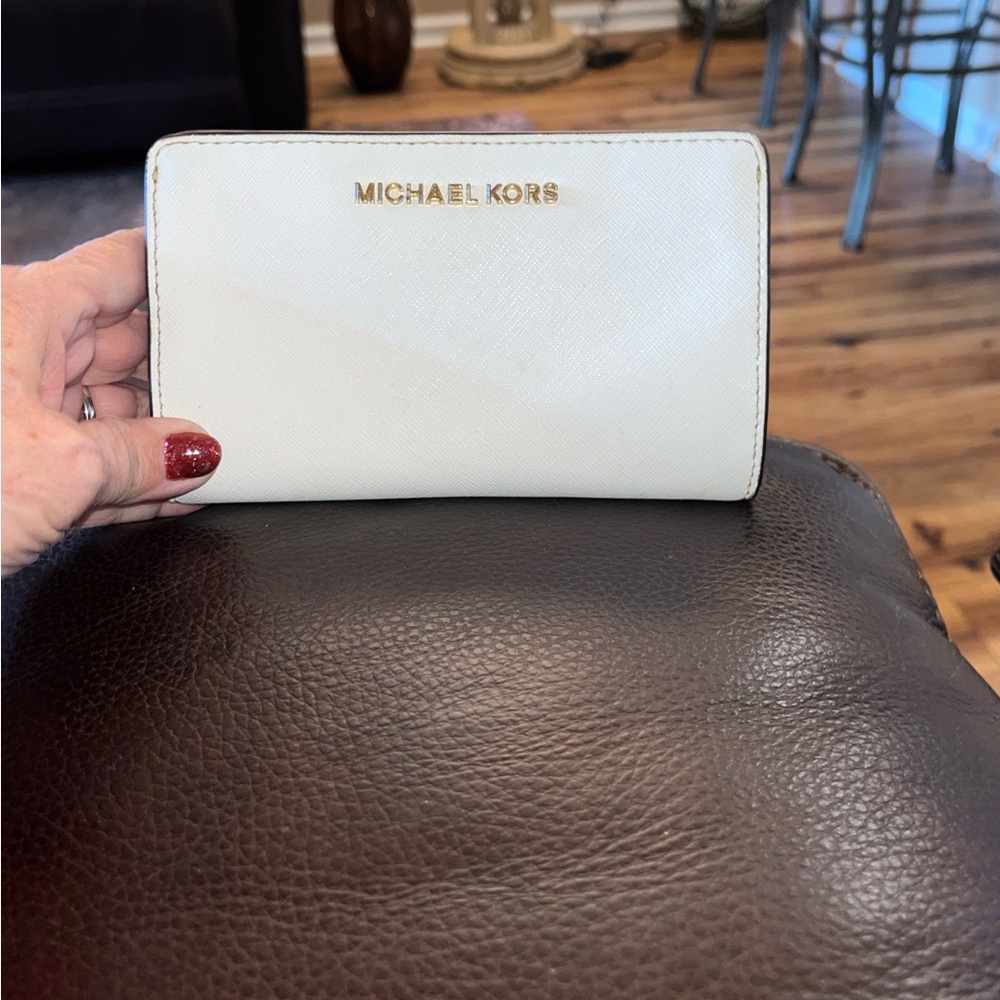 Euc Authentic Michael Kors Bifold - image 1